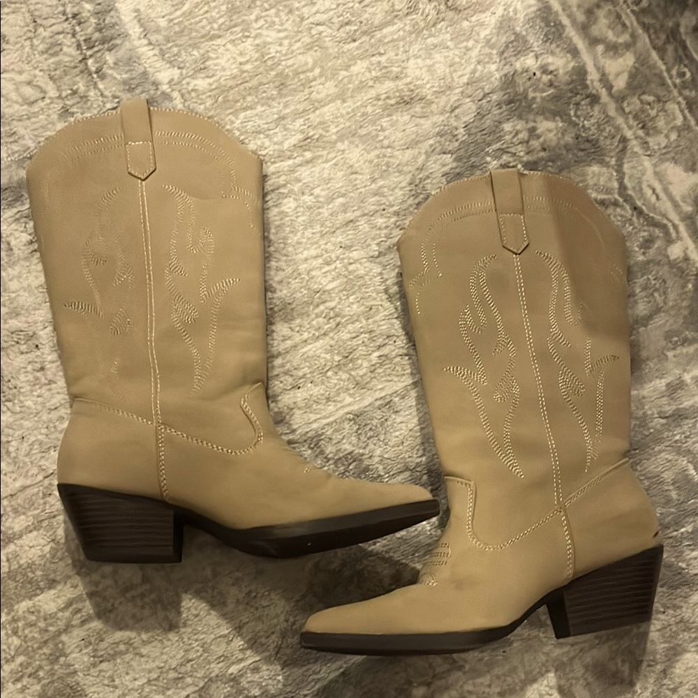 Tan Western Cowboy Boots